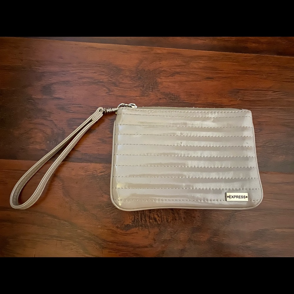 Cream Wristlet